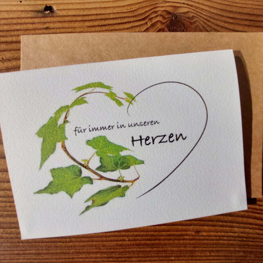 Trauerkarte Efeu-Herz von KicomiArt mit Kraftpapier-Umschlag, handgefertigt im Atelier