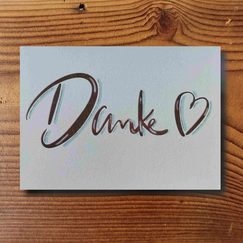 Dankeskarte mit handgeschriebenem Schriftzug Danke und einem Herz, schlichte Illustration, A6-Format, KicomiArt
