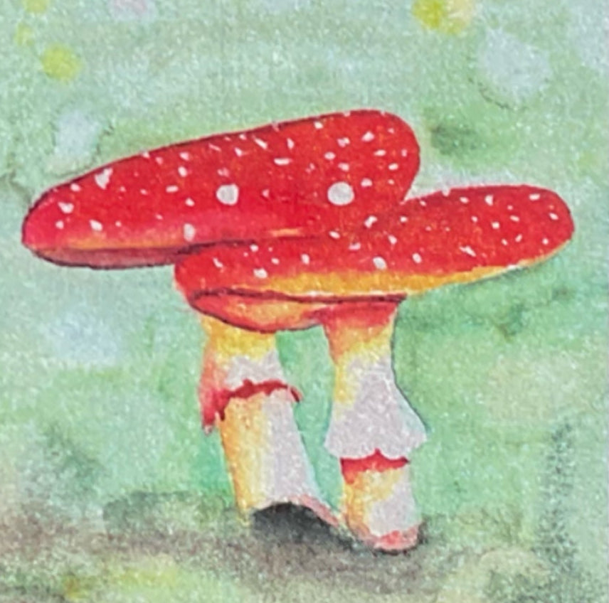 Detailansicht der handgemalten Fliegenpilz-Aquarellillustration auf der Grußkarte, KicomiArt
